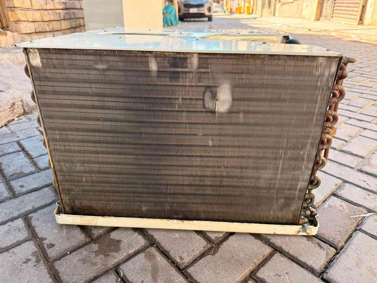 السلام عليكم مكيف جبسون للبيع طنين قرص شركة  بلادي ب225 وبي مجال شي بسيط بغداد مدينة الصدر ***********
