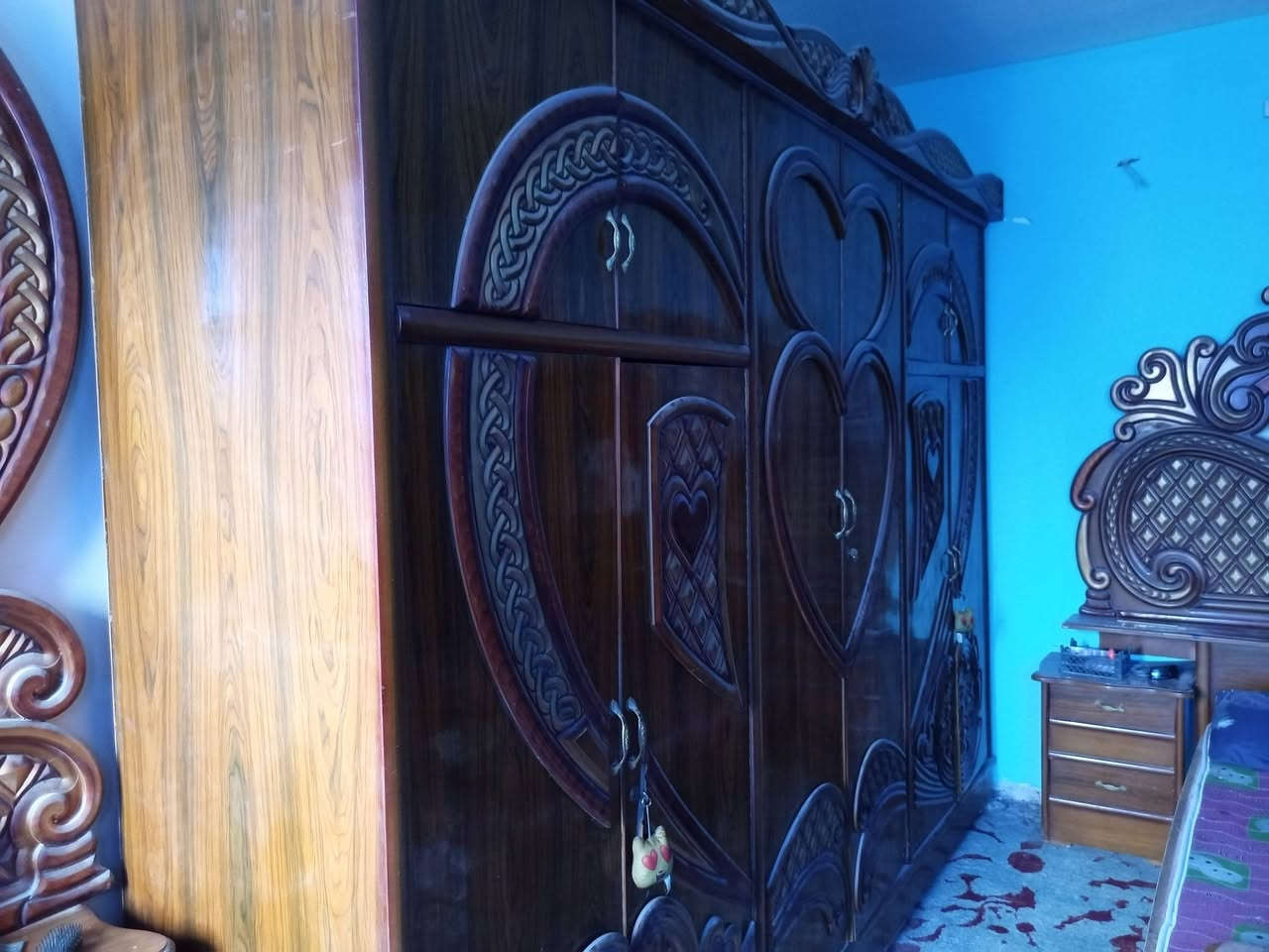 غرف نوم مستعمله اخت الجديدة السعر ٩٥٠ الف دينار المكان بغداد حي أور سبع قصور تفاصيل أكثر خاص واتساب ***********
