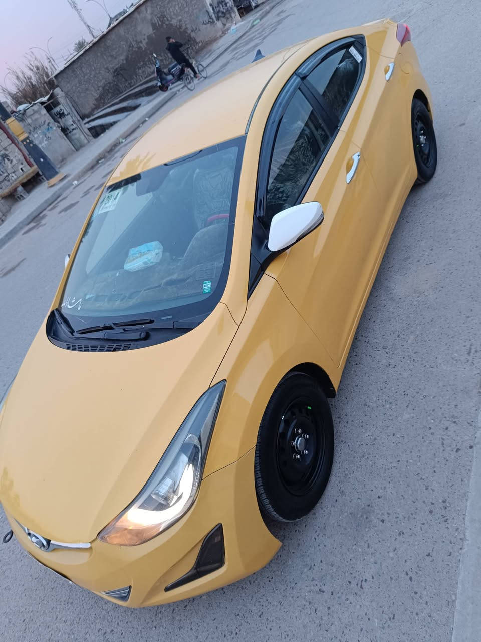 السلام عليكم..... 
النترا 2014 وارد كندي..... 
رقم بغداد  ....
 بسمي تحويل بنفس اليوم...  
 حادثه جاملق الامامي وبنيد  مبدل بدون دواخل.....  
كيرومحرك مكفولات ....
محرك دوش 1800....
كهربائيات كله شغاله .... 
 تخم تاير جديد.... 
صدرامامي خلفي كله جديد....   
غرفتها  جديد  ...
مكان بغداد ابو غريب
السعر105بيها مجال...
للاستفسار الاتصل***********
                         ***********
