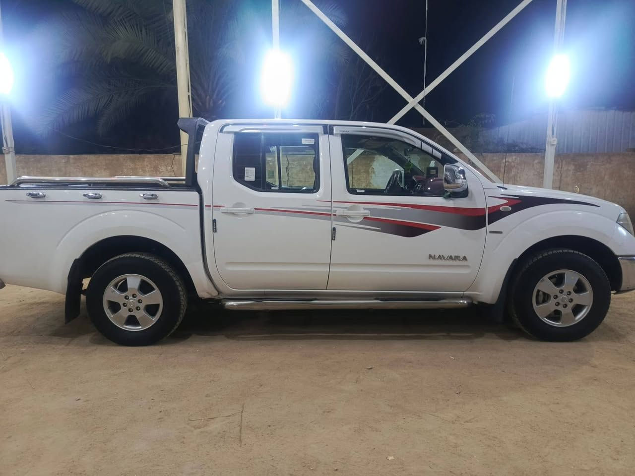 سلام عليكم
نيسان نيفاره 
موديل 2012 رقم بغداد 
 محرك بلادي كير أوتوماتيك 
سيارة مكفولة كفالة عامة
السعر 120وبي مجال حك الجيه 
للاستفسار 
***********
