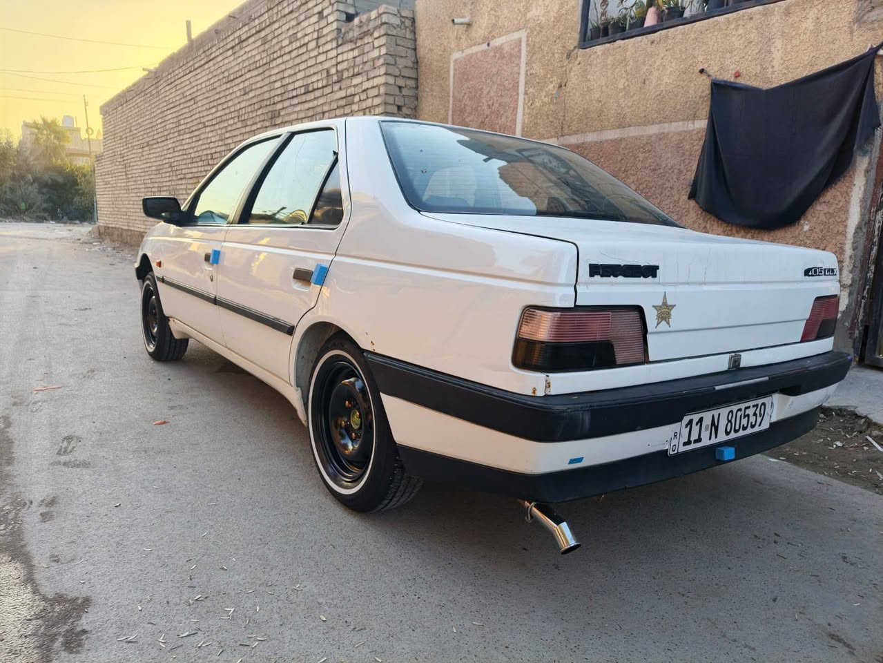 ((بسم الله الرحمن الرحيم))
بيجو جيل اكس 12
سياره كفاله 
بسمي سنويه اورقم جدد
كهربائيات كله شغاله
جام اربعه شغال سنتر لوك
تدفئه تبريد 
تخم تأير ابو الخط اصلي 
سياره جاهزه للاخير 
مكاني مدينه الصدر كياره شركه 
السعر 45 بيه مجال للشراي 
هاتف ***********
