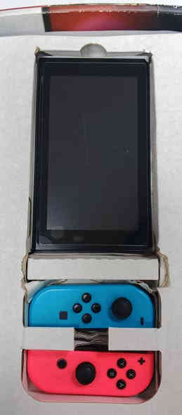 نينتندو سويتس Lcd مهكر نظامين اونلاين واوفلاين كامل الملحقات الاصلية مع ذاكرة 256 كيكا فيه شخط خفيف بالشاشة تقريبا يختفي اثناء تشغيل الجهاز
الجهاز مكفول من جميع المشاكل والاعطال 
السعر 220 الف 
توصيل بغداد 5 الاف وباقي المحافظات 6 الاف 
للتواصل ماسنجر او واتساب او الاتصال 
***********
