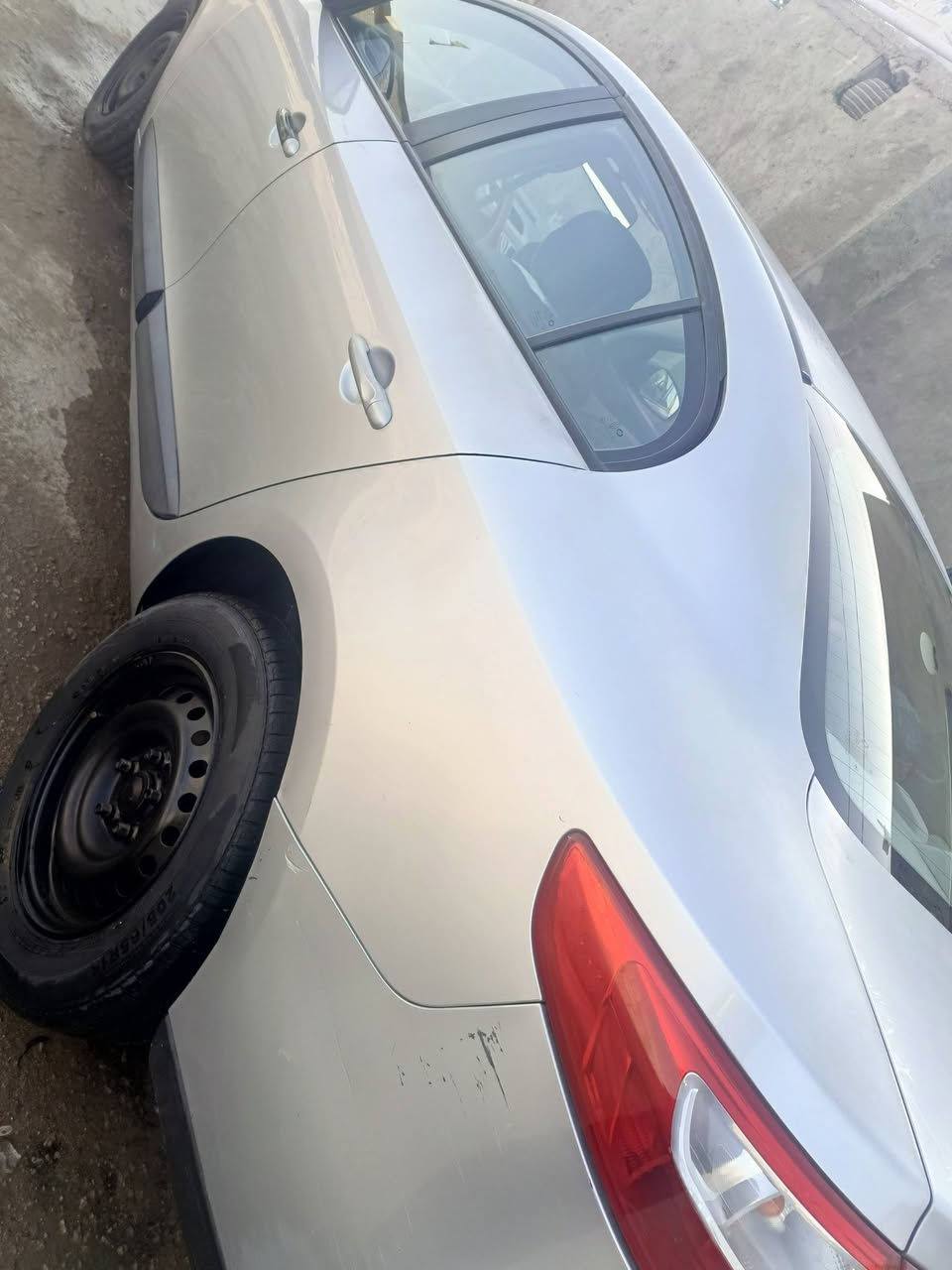 رينو فلوس 2016
كفاله من الصبغ والتبديل والبارد كله ع وضع الشركه فقط بيها دحجات بسيطة طخات وبيها جراد 
تبريد كله جديد بس صونده فالته وطار الغاز رقم قادسيه سنويه لل29 شرط التحويل مكانها نجف_ كوفه شارع المعمل 
سعرها 72 وبيها مجال جدا بسيط
‏‪***********‬‏
