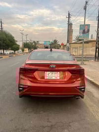 كيا فورتي جي تي لاين فول عدا الفتحه  لون مشمشي مميز موديل ٢١  السياره ...