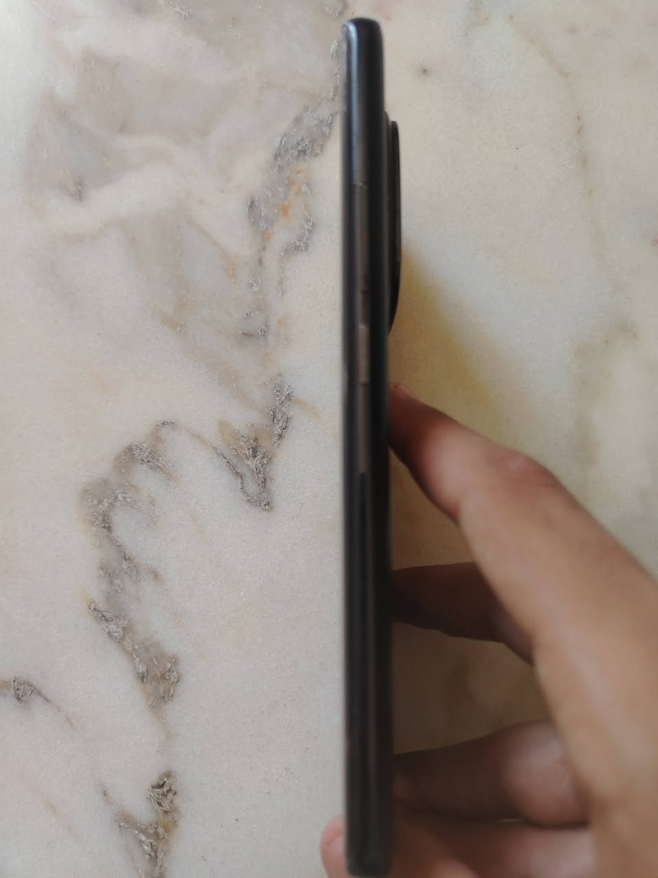 للبيع تلفون Redmi Note 14 Pro+ 5G

المواصفات بالصور مثل ماموضح 

مابيه اي شي بس جامه الكامرة مكسورة وما تأثر بالتصوير 

يشحن بسرعة 120 واط 

اشتريته ب500 الف 

قيم ونزل سعرك ومانختلف مكاني كربلاء 

للعلم هذا نسخه ال512 أعلى فئة


**إذا كنت صاحب هذا الإعلان وتريد حذفه لأي سبب، رجاءا أرسل رسالة إلى الدعم الفني**