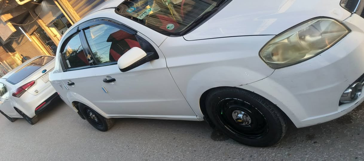 افيو ٢٠١٠
جاملغ أمامي مبدل 
بيه بارد قليل
مكفولة من ضربه قوية
محرك كير تبريد حدادية  مكفولات
رقم بصرة بااسمي  سياره جاهزة
ب٧٥ وبية مجال 
*********** 
 مكاني نجف النجف, العراق
