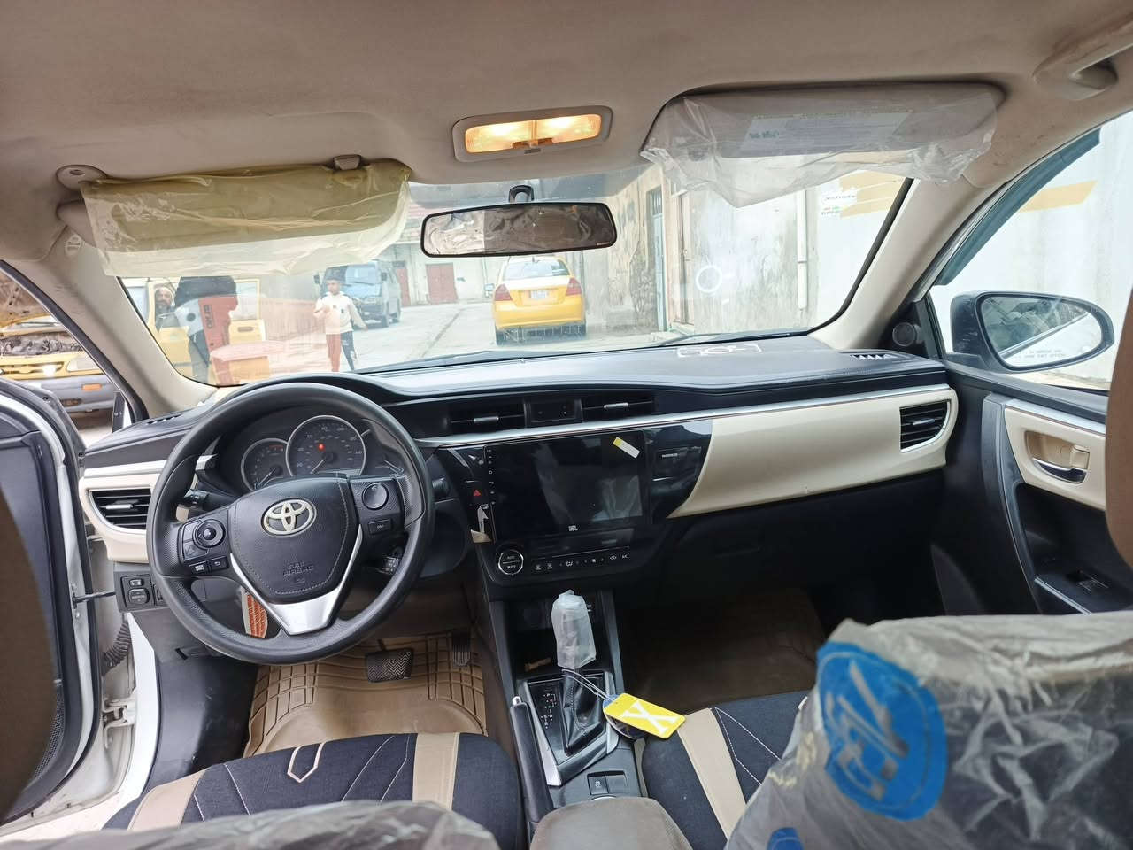 كورلا موديل 2015
للبيع مستعجل عل بيع 
ضررها بوند وجملغ واربع اصبع بلغد 
السياره متصرف عليها ربع جاهزه 
السعر 120$
***********
متوجد عل خط مكاني موصل
