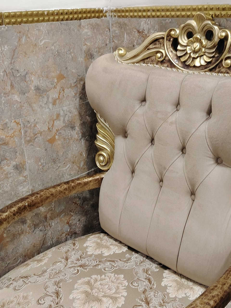 السلام عليكم تخم  زان تركي للبيع كلش كلش نظيف اي ضرر مابي ماخذي بمليون و750 ابيعه بمليون وبي مجال مكان بغداد 4كراسي وقنفات 2 وطبله وسطيه


**إذا كنت صاحب هذا الإعلان وتريد حذفه لأي سبب، رجاءا أرسل رسالة إلى الدعم الفني**