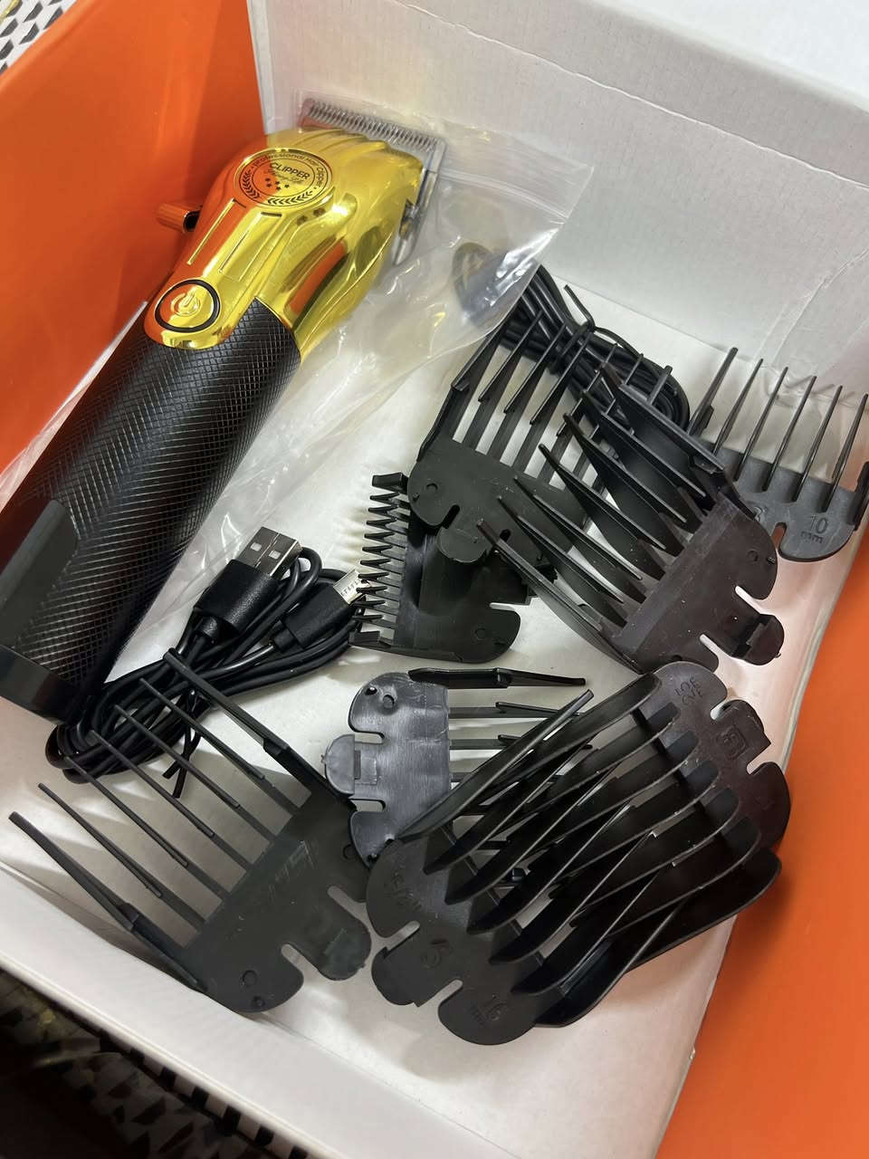 مكينه حلاقه ثلاثيه بيها خلل بسيط العتله الجانبيه مترفع تصليحها بسيط ب10


**إذا كنت صاحب هذا الإعلان وتريد حذفه لأي سبب، رجاءا أرسل رسالة إلى الدعم الفني**