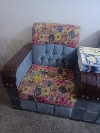 يوجد تخم قنفات للبيع الشراي يتصل عل رقم 07702781694 واني بخدمته   هاي ...