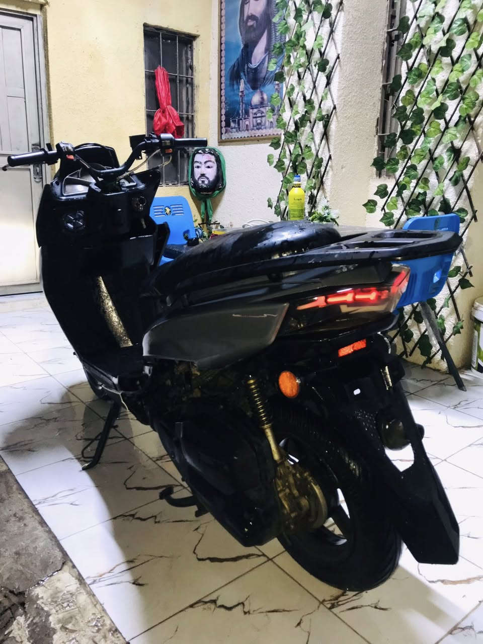 السلام عليكم دراجه ماليزي للبيع الدراجه خير من الله كهربائيات كلهه شغاله باتري جديد تايرات جدد نكره سلف الدراجه مفتوحه مره وحده لايت عالي ناصي (السعر400)وبيهه مجال ❤️


**إذا كنت صاحب هذا الإعلان وتريد حذفه لأي سبب، رجاءا أرسل رسالة إلى الدعم الفني**