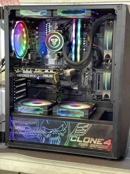 السلام عليكم 
تجميعة جمبازية للبيع 
السعر 750 الف
المواصفات:

R5 4500
Rtx3050 8gb
Ram 16 gb
Ssd m.2   512 gb
B550m k
650w
cooler 240 
Caes 5 fan rgb
توصيل موجود لكل العراق
***********
واتساب متواجد
