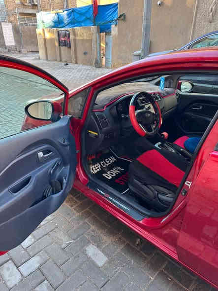 كيا ريو 2017 امريكيه 
مكينه 1600 gdi 
رقمه اربيل بسمي سنويه لحد 2030 
سياره ضربته براكيت فقط وقطعه وحده
 صبغ البنيد فقط سياره كامله ما بيه اي 
نقص لايت زنون شاشه تحكمات ستيرن 
كير At سونر مرفق بصور
سعر 89 ورقه وبيه مجال 
مكاني بغداد الحريه 
*********** بغداد
