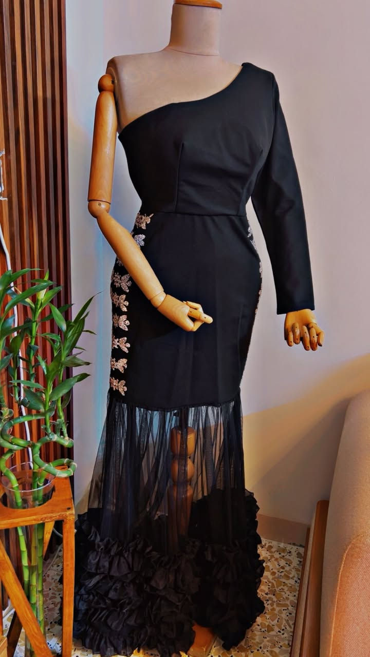 فستان ملبوس مرة وحدة نظيف جداً يلبس لحد وزن 75 سعرة 70 الف


**إذا كنت صاحب هذا الإعلان وتريد حذفه لأي سبب، رجاءا أرسل رسالة إلى الدعم الفني**