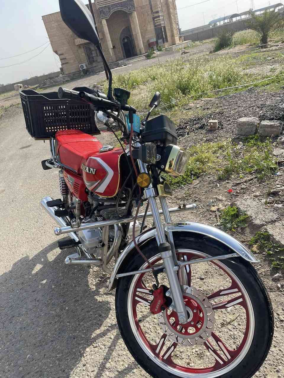 سلام عليكم ماطور للبيع.  سيفان موديل ٢٠٢٤شرط النضافه. مكفول محرك ما مفتوح شرط  كلشي. شغال عايزه فقط باتريهه ضعيف. مكاني  عوينات تكريت  السعر ٦٥٠بي مجال. ***********
