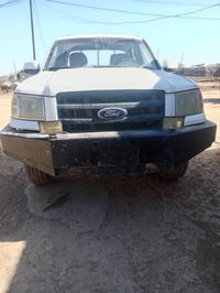 سياره فورد موديل 8سعره 40هاض رقمي 07711615144