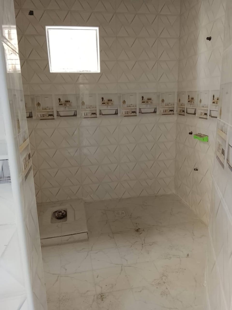 خلفه سراميك جدران ارضي الاواح مرمر شغل درجه اولى متفرغ حاليآ شرط استلام المهندس
***********
***********
