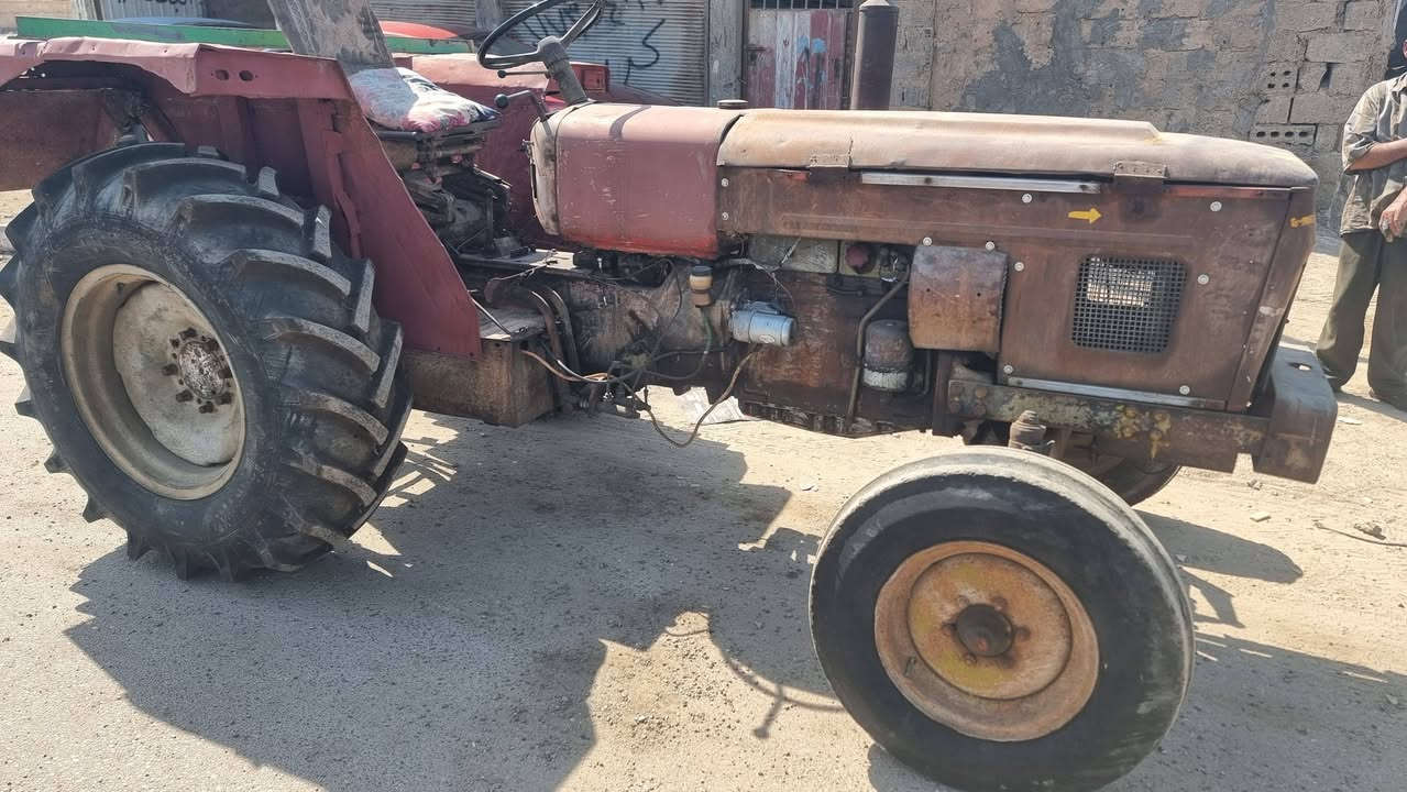 للبيع عنتر ٨٨ بدون
جاهزه من كلشي باور سلف باتري 
السعر ٣٥٠٠ مليون او بيه مجال
العنوان بابل محاويل الحي الصناعي
رقم صاحب المكينه ***********
