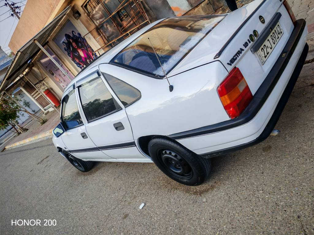 سلام عليكم ورحمة الله وبركاته للبيع اوبل فكترا موديل 1991 رقم أربيل سنويه لحد 2029 بطاقة بانزين بيها شرط تحويل وغرامات حجم محرك 18 سيارة بيها جاملغ امامي واحد صبغ هلالات معمر وباقي شرط سقف سلايت كهربائي طكتين دواخل سيارة لوك قفل مركزي باور كهربائيات كلها شغال سيارة احلى من صوره بل واقع ربع دينار مصرف مابي مكاني كركوك رقم هاتف *********** سعرها 50 بيها مجال قليل كركوك, العراق
