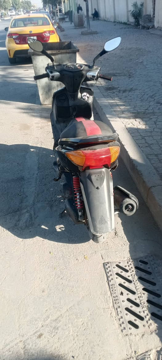 سكنس نثية للبيع دراجة كاملة سلف هندر كهربائيات كلهة شغالة ربع نكرة دراجةتخبل ماتوكفك  مدارية دهن وفلاتر كل 15يوم مكينة فول
***********
بغداد
