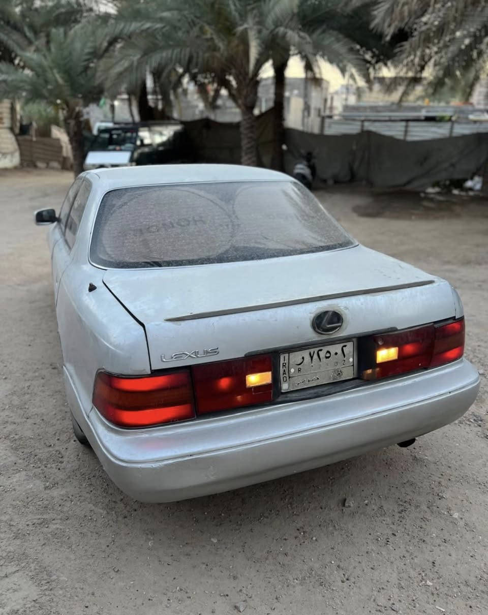 السلام عليكم لكزز 1990 بسمي تحويل مباشر مكينه كير اكسن شاصي شرط رقم بغداد سنويه جديده مكينه في فيتي فيشه وبطل 
مكان السياره النجف الاشرف رقم *********** السعر 35 وبيه مجال
