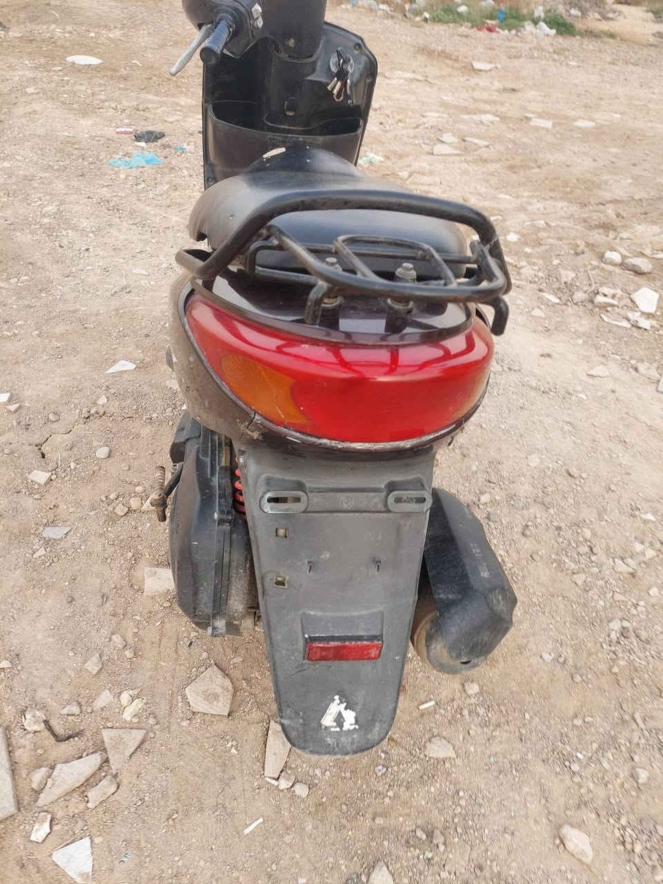 السلام عليكم دراجه اكزز تريت 140دراجه محرك بلادي ممفتوحه الدراجه كهربائيات كله شغال شلعه ومعدل ناعمه كلش حساس ستان تايرات دبلات بريكات كله مكفول سعر 750 وبيهه حك الجيه فقط مكان الجسر الدوار مال التاجي رقم ***********
