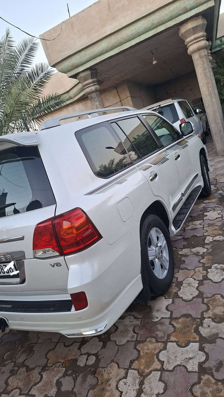 سلام عليكم لاندكروز للبيع موديل ٢٠١٢ ابريم فول مواصفات كفاله عامه عدا البنيد فتح فقط والباقي كفاله معروفه المواصفات استفسار  اتصال على هذا الرقم ***********
