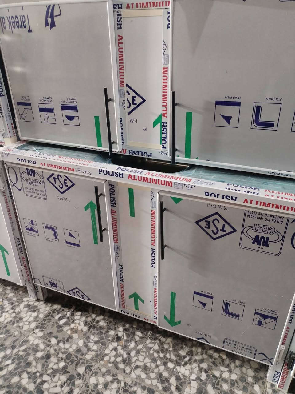 كاونترات تسكام جديد
متر و٢٠
ومتر ونص
كربلاء الجاير ***********
***********
