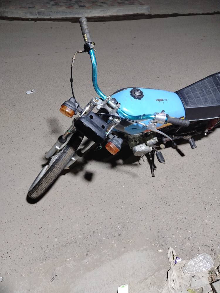 سلام عليكم دراجه ايراني موديل 17 أوراق اصوليه بيها محرك 5 كيرالمكان طويريج ***********
