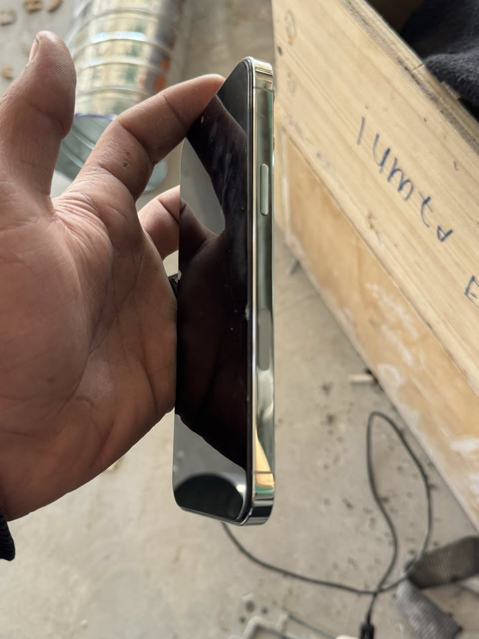 أيفون 13 برو ماكس  مبدل شاشه بس 
بطاريه 82
ذاكرة 256
رقم ***********
525وبي مجال 
🤍
