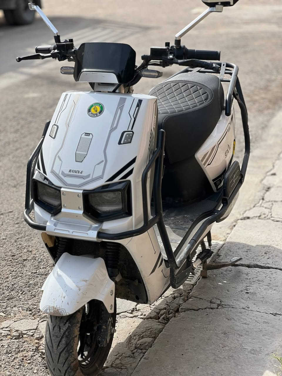 سلام عليكم دراجه شحن ريان دراجه جديده مابيه اي نقص سعر 900 و بيه مجال ***********
