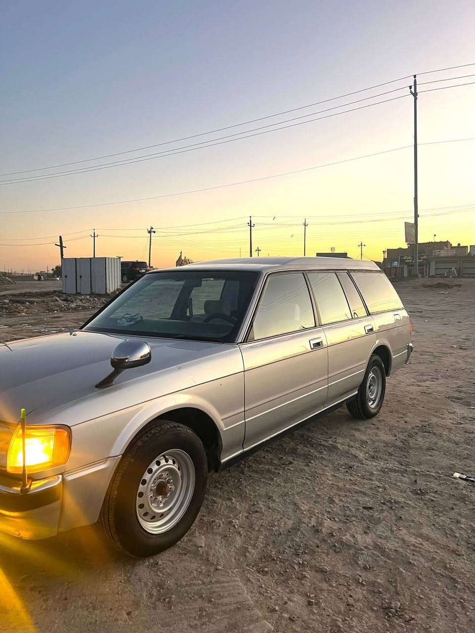 سلام عليكم
 كراون ديلوكس اصل موديل2000مكينه وكير VVT 2500 حاويه توني شاده  وتخم تاير وحداديه جاهزه من الطول للطول وكهربائيات كله شغاله حته الماسحه الخلفيه شغال سياره لايت زنون وبجم جديد ب جيس وكله اصلي  شرط مكفوله من الضربه بيه رشات صبغ بصيطه كلش سياره بلاديه والدوخل كله حاويه جديد بالكرتون السياره جاهزه ماتصرف عليه الف رقم بصره مشروع وطني الرقم الانكليزي  سنويه 2030 مكاني ناصريه سوق الشيوخ السعر 78 وبيه مجال بصيط للاستفسار الاتصال بالرقم ***********
