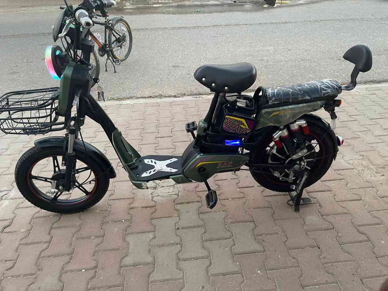 سلام عليكم ورحمة الله وبركاتة 
دراجه من شركه او من ماركه ( IBIKE) 

5باتري 
ستاند تلفون جديد 
مرايات جديدات 
كامل مع الشاحن بس اشاير مكسورات 
مكان كركوك قادسيه الاولى لا يوجد توصيل 
سعر300 اشاير مكسورات 280قفل دراجه مرتبه ونضيفه كلش 
ملاحضه الفحص من تجي تشوفها و
(المباع لا يسترد)


**إذا كنت صاحب هذا الإعلان وتريد حذفه لأي سبب، رجاءا أرسل رسالة إلى الدعم الفني**
