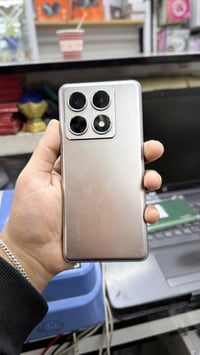Xiaomi 14T Pro للبيع ذاكره تخزين 1تيرا  للبيع سعر ٥٠٠ وبي مجال  مكاني ...
