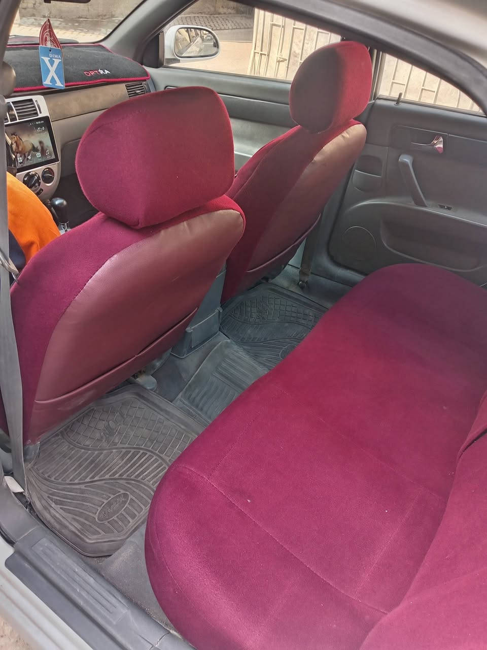 السلام عليكم اوبترا استلام شركه مكفوله كفاله عامه من الصبغ وظربه وتبديل 2011 بس بارد قليل ومبين السعر 83 هاتف *********** مدينه الصدر
