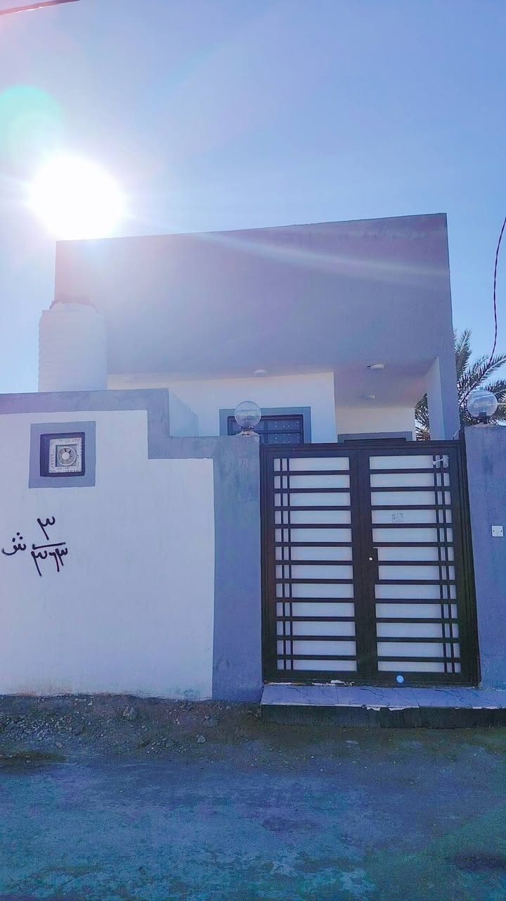 #بسعر #مناسب #جدااا،،،،السعر 30 مليون وبيه مجال 
2_المساحه 100 متر ( غرفه  نوم وصاله ومطبخ واستقبال وتخاريج داخليه وخارجيه بيت جديد  )🏤
3_طابو زراعي سند 25 مع قرار محكمه ثاني يوم 🖋️🖋️
4_العنوان مقابيل  جسر الشهداء ع شارع المطار 🏢🏢
5 _خدمات كامله ماء _كهرباء_تبليط _اناره ليليه _انترنت 
6_بيت كامل مفتاح 🔑🔑
7_ البيت  ومرقم من قبل البلديه 🚓🚓 
9_للاستفسار اكثر اتصال او مراسله واتس اب 
               (***********
