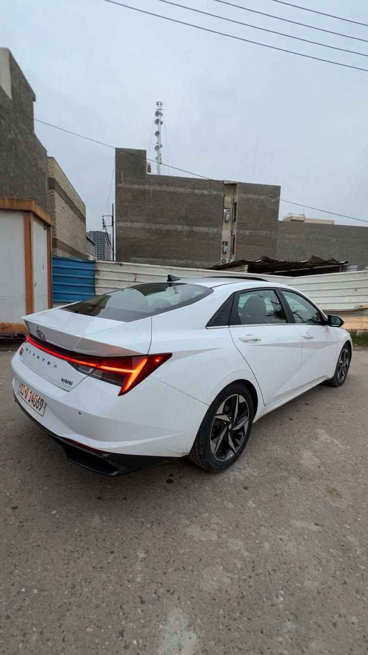 سلام عليكم
النترا موديل 2023 هايبرد محرك 1600
فول مواصفات 
1فتحه
2بصمه 
3شاشه متصله +3 انظمه قياده
4كشنات تدفئه اماميه 
5كامره دواره 
6فول تحكم ستيرن + تدفئه بل ستيرن 
7حساسات 360 خلفيه وجانبيه بل مري 
ناشر صور لحادث بيها بارد جاملغ الايسر بل بديه مالته وبيها كلير من امريكه جاملغ الايمن وبيها بارد باب عكس سايق عله كد شبرين ولباقي كفاله عامه 
8سياره بسمي مشروع وطني 
9ماشيه 60 مايل ‭
تخم تاير نضيف 

‭٠٧٧٢ ٤٤٩ ٩٩٣٠‬
السعر 163وبيها مجال
