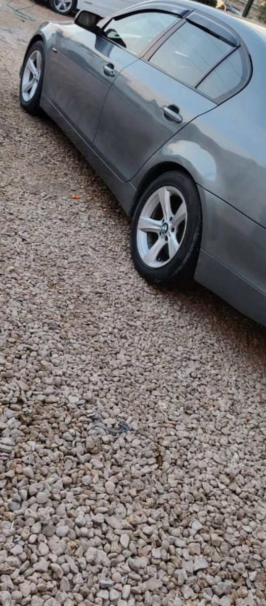 بي ام دبليو 2005  525 e60 رقم أربيل مالكها الديوانيه تحويل او وكاله للبيع او للمرا س بسياره حسب القناعه صبغ عام للجماليه مكفوله من الضربه ومن الدحجه ومن المعجون فقط تطبيع باب السايق حساسات خلفيه اماميه شاشه بلاديه كشنات جلد بلاديه تدفىه تبريدها ثلج  كير ومحرك جدد مكفولات من الفتح والتبخير والتنقيص لايت زنون بلادي ابو اللد تخم تاير حتى السبير حداديه وره وكدام جديد باتري جديد مكان السياره ديوانيه الشاميه اتصال فقط
*********** 

***********
