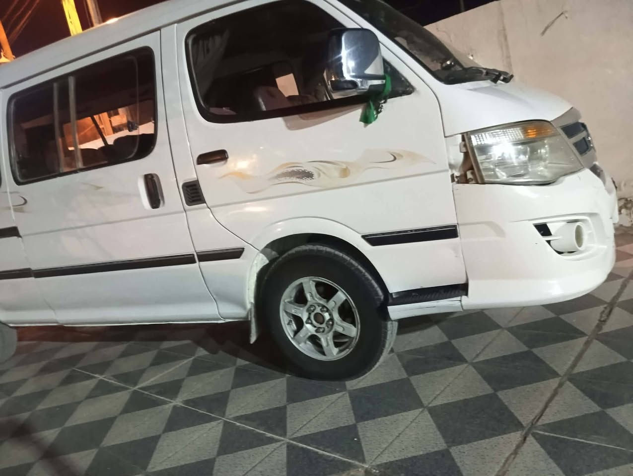 السلام عليكم
سياره فاتون موديل٢٠١٤ سياره جاهزه مابيها نقص اي شي حره وباسمي تحويل ثاني يوم 
مكان السياره بابل حله 
السعر ٨٣ وبيها مجال 
الشراي يخابر وبي خير ويدلل 
***********
