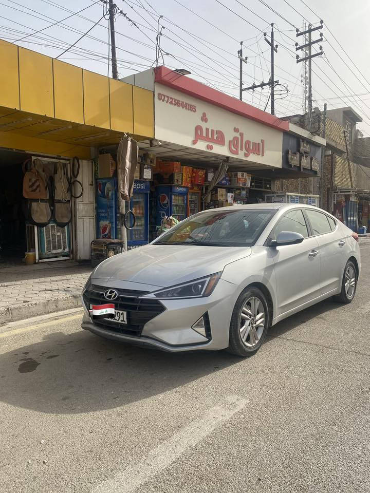 النترا ٢٠ امريكي   رقم بغداد نص فول م بسمي سنويه لل٣٠ مجدده للبيع  او للمراوس بكورلا  خليجي ٢١ او٢٢ او٢٣ الفرق موجود 
ب١٣٢ وبيها مجال والسونار  موجود ادزه الك خاص  
للاتصال ***********  او المراسله على الخاص
