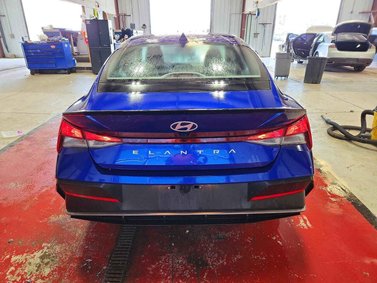 2025 HYUNDAI ELANTRA SEL SPORT  49940406  مزادها باجر الاثنين  يبلش


**إذا كنت صاحب هذا الإعلان وتريد حذفه لأي سبب، رجاءا أرسل رسالة إلى الدعم الفني**