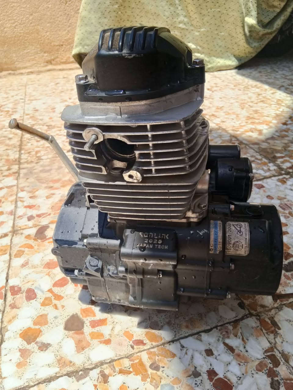 السلام عليكم 
عندي محرك سيفان موديل 2025 حجم المحرك 200cc
 قيم او اخذ 
رقمي ***********
مكاني بل حسينيه 
امانه الله المحرك طافي
