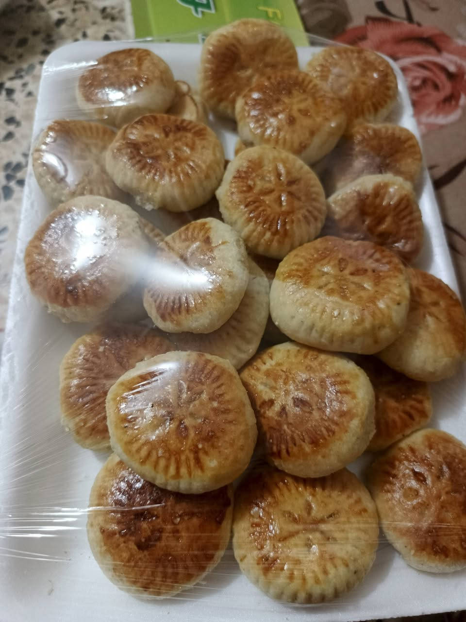 تم بعون الله فتحنا حجز كليجة العيد كليجه اهلنا 
قائمه الاسعار 
حشو جوز ب8
حشو تمر 7
حشو حلقوم 6
حشو السمسم والمبروش الكيلو 6
الخفيفي محشي تمر 7
خفيفي ساده 5الكيلو 
وعدنا عرض كل 5كيلوات مشكل او انتو تطلبو  شنو المشكل 
***********
