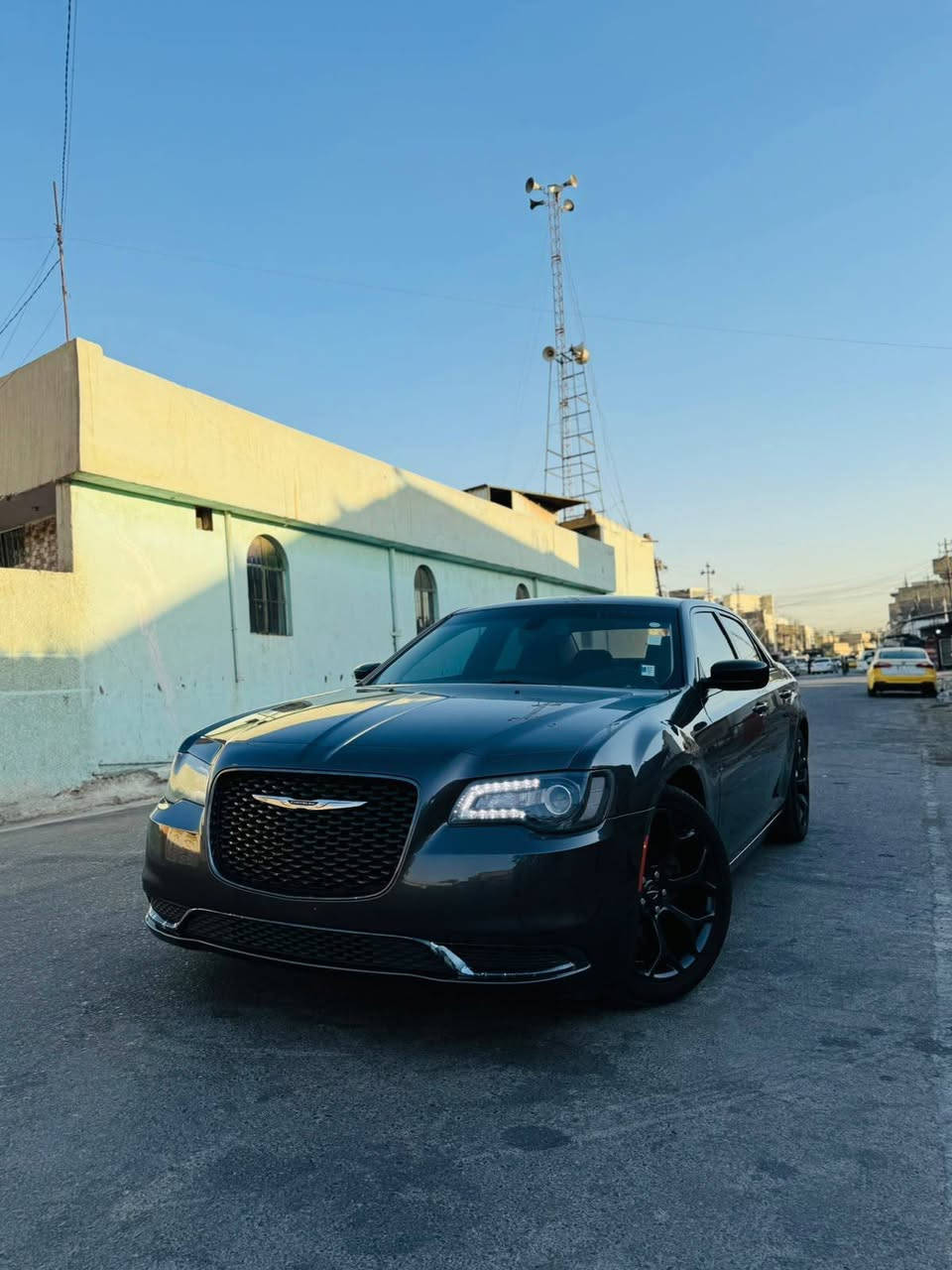 سلام عليكم
اوباما كلايسلر 

دخول جديد كتاب ضباط رقم بغداد 
تحويل مباشر 

سونار مرفق بصور 

موديل 2019

دخول ذكي 

تشغيل عن بعد 

تحكمات ستيرن 

مثبت سرعه 

الحادث: السياره كفاله فقط اجه بيهه كلير جاملغ من امريكا

مكان بغداد 

سعر خاص 
***********
