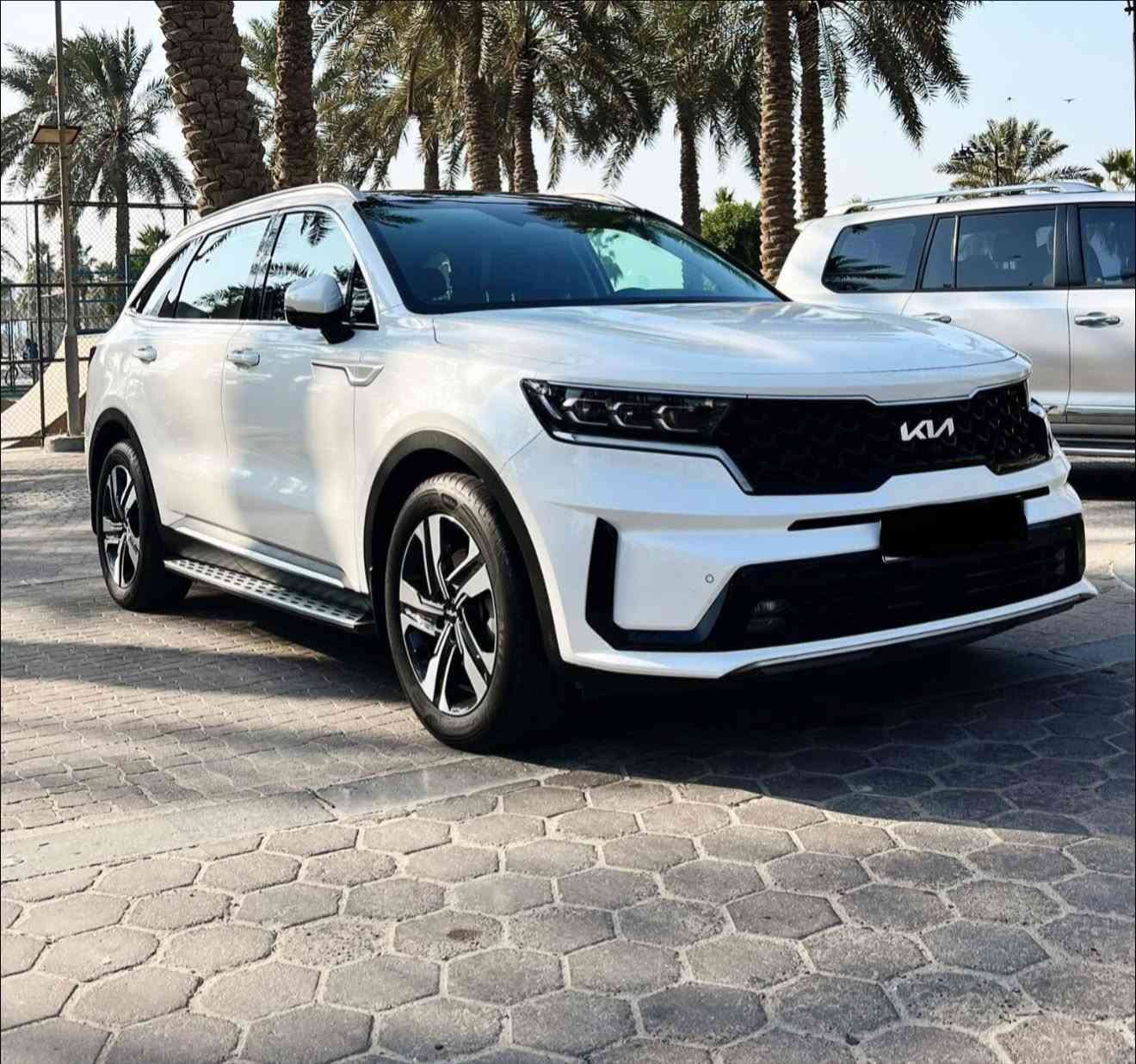 سورنتو 2023  برستيج خليجي وارد كويتي فول الفول شنو لبالك مواصفات موجوده بيه
من القطع القويه والقليله بمواصفاته وبنظافته
السياره مكفوله كفاله عامه حته من البارد وعالفحص

- بريك امامي وخلفي وجانبي للسرعات تعدل مساره او تاخذ غير مسار وتتجنب الاصتدام
- مقاعد VIP سياحي 6 راكب
-تحديد مسار 
-قيادة ذاتيه
 -داتا شو
 -لايت 3 عدسات لايت جدا قوي واشاره لد
- كشن خزن ذاكره 3 وضعيات
- نظام سماعات BOSE جدا قوي مع دمام في الصندوق
- الكلام مع الراكب في الصف الاخير مع وجود لاقطات لنقل الصوت واستقباله
- نقطة عمياء بالمري الجانبيه مع صوت تحذير عن اقتراب احد بجانبك 
- مري قلاب عند الرجوع الى الخلف
- دوسات جانبيه بلاديه اصليه قويه جدا
- خمس كامرات محيطيه بدقه عاليه 
- تدفئه وتبريد المقاعد الاماميه والخلفيه 
- مراه وسطيه تعتيم تلقائي وليس يدوي
- فور ويل درايف
- بنوراما 
- ماشيه 36 وقابل للزياده
والكثير من المواصفات الموجوده

اخوان سعر السياره يختلف عن السيارات العاديه فمراح اذكر سعره لانه اكو ناس مايفرقون بين البرستيج
 وبين ال 4x
مكان السياره كربلاء وباسمي تحويل مباشر ***********
