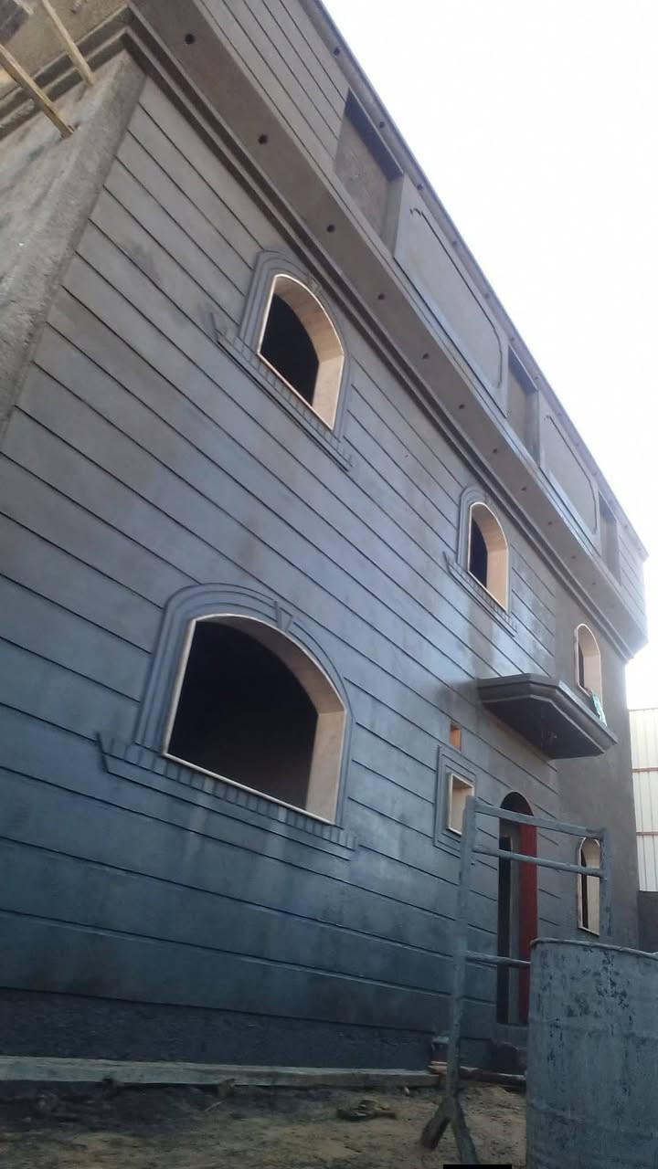 سلام عليكم لباخ مصري شغل درجة اول خشن وناعم وطلس والواجهات وفوم متفرغ ***********
