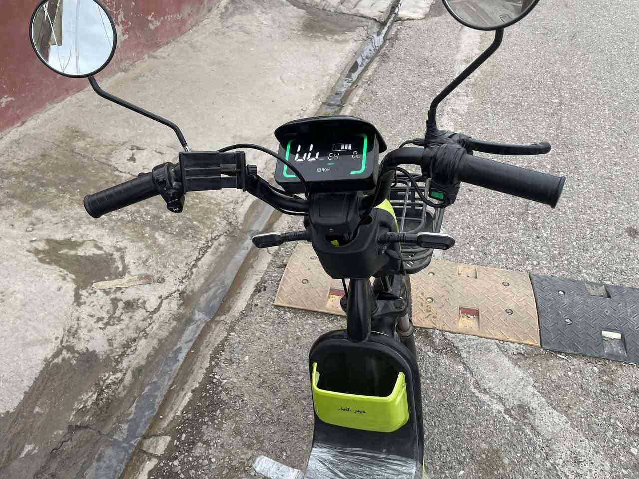 السلام عليكم اخواني
باسكيل شحن حجم 20 موديل 24 سرعه حقيقيه 78
هورن +لايت+إشارات +بريك +العقل + كله شغال شرط 
السعر 450 وبي مجال 
العنوان كركوك حي الواسطي 
***********
