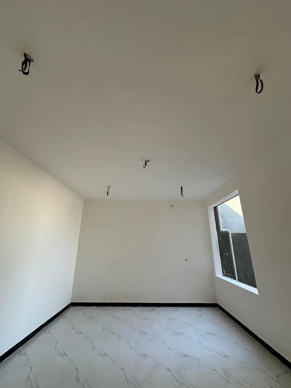 #دره_التطوير_تقدم_كل_ماهو_جديد_
يتوفر دار 🏠🏠
في مجمع الزهور السكني
عنوان كوفه
مرحله ثانيه
بلوك 38 
مساحه 160 م
السعر الكلي 120 
واصل للشركه 31 و500
اقساط شهري 500
تطلوعه 5 ...
اسعار مناسبه عروض مميزه فقط يمنا
🌷🌷🏠🏠
يمكنكم التواصل على هنا او الاتصال على الرقم ***********
