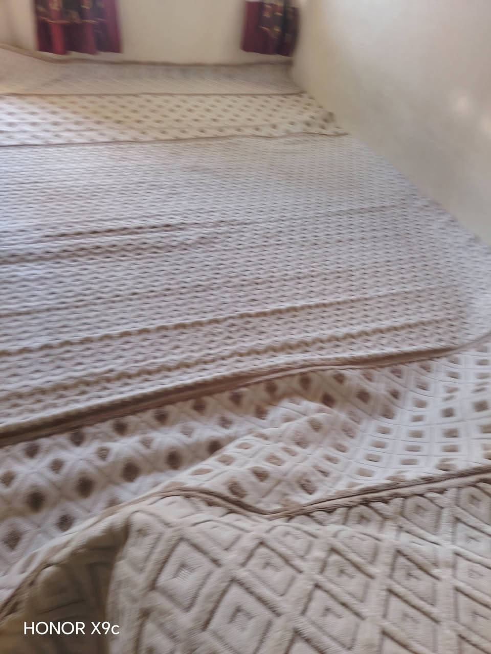 السلام عليكم م̷ـــِْن رخصه الادمن كنبار لبيع بوهيمي اُصًلًيےّ درجه اوله مستعمل كلش قليل اقل م̷ـــِْن موسم واحد مستعمل مال بيت قياسه 5 في 3ونص سعره 75 وبي مجال مكانه بعقوبه التحرير الاسفسار خاص او على الرقم ***********
