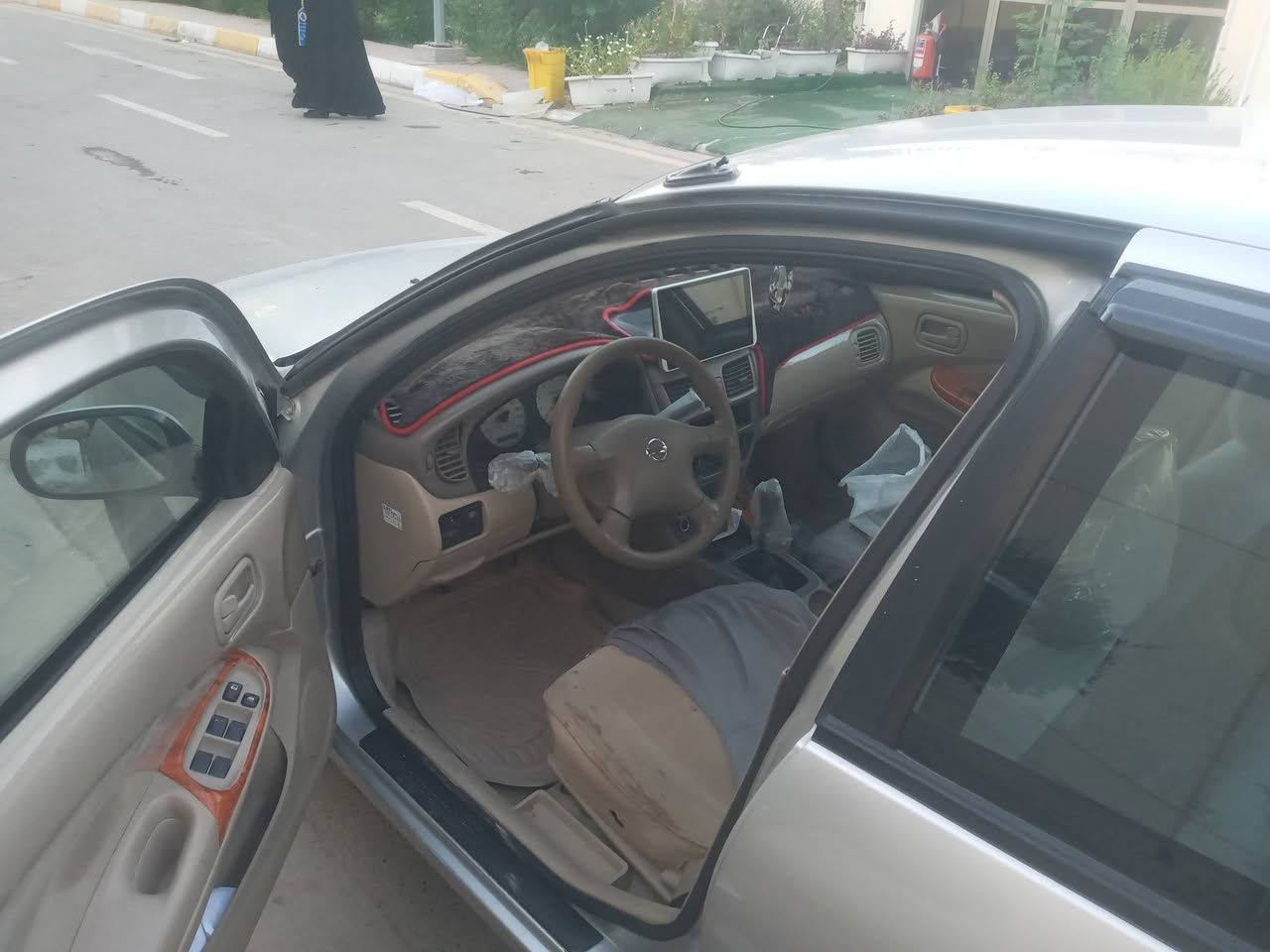 سياره نيسان صني ياباني 2009
محرك اسود 
السياره مابيها قطره صبغ عدا الدعاميه واصبع بارد بالجاملغ الخلفي
تبريد وتدفئه شغاله 
رقم السياره سليمانيه 
السياره بأسمي مكاني بغداد 
سعر السياره 97 ورقه وبيها مجال قليل 
الرقم ***********
مع العلم السياره كير عادي
